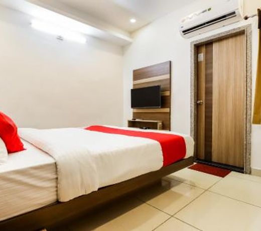 OYO 60873 Hotel Krishna Royal Residency