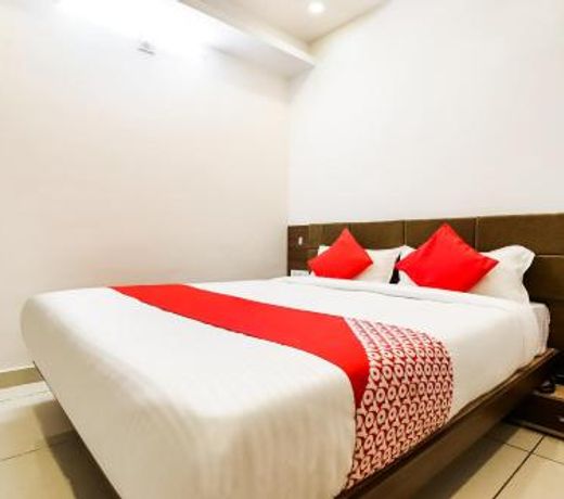 OYO 60873 Hotel Krishna Royal Residency