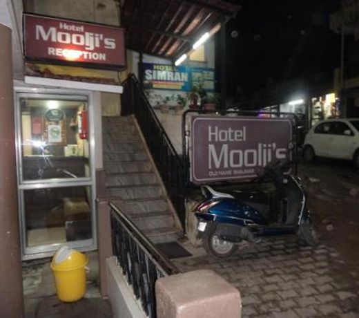 Exotic Stay Near Shivaji Marg