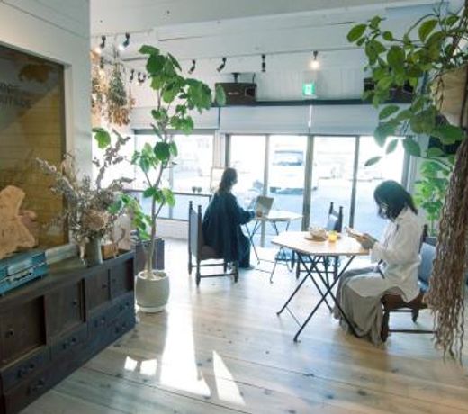 Atelier & Hostel Nagaisa-Ura