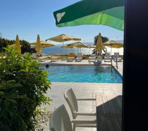 Life Point Hotel