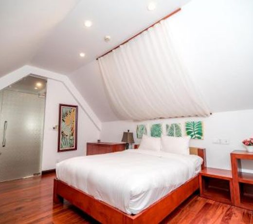 EMBLEMSEA Furama DA NANG Beach Villa