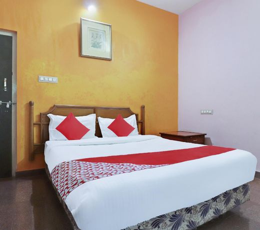 OYO 46077 Holiday Village  Residency Hotel