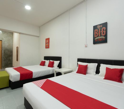OYO 43993 Madsuite