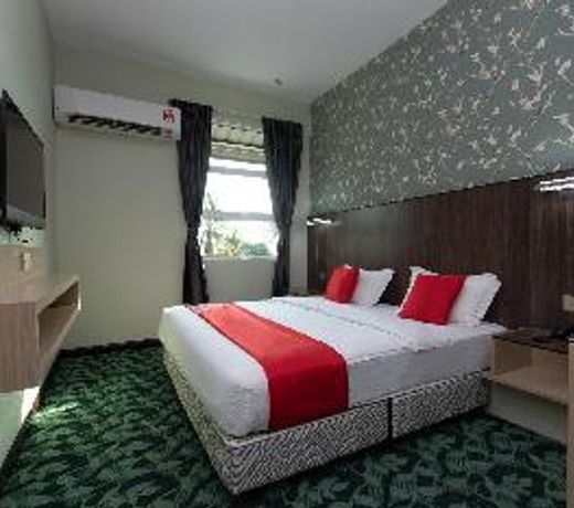 OYO 89375 Regent Hotel