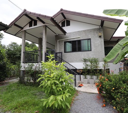 KHWAN-JAI Homestay Uthai Thani
