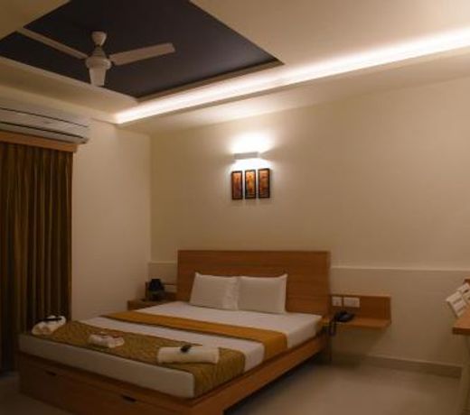 THE NEST COMPACT INN