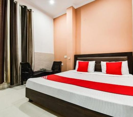 OYO 60618 Hotel Ab