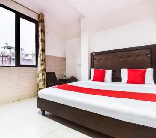 OYO 60618 Hotel Ab