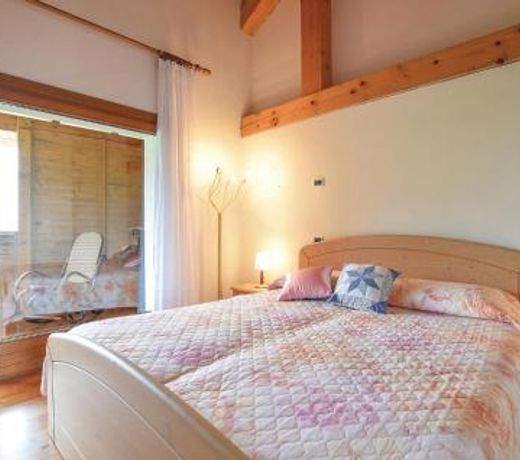 Amazing home in Lamon w/ 2 Bedrooms