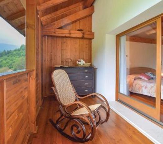 Amazing home in Lamon w/ 2 Bedrooms