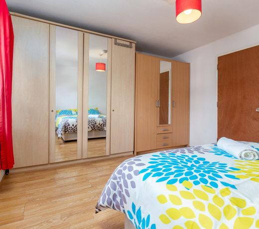 ASHFIELD STREET - DELUXE GUEST ROOM 5