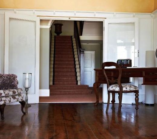 Parkes Manor