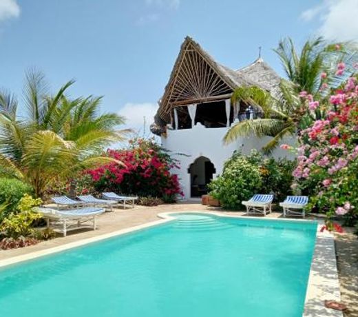 HUHURU House