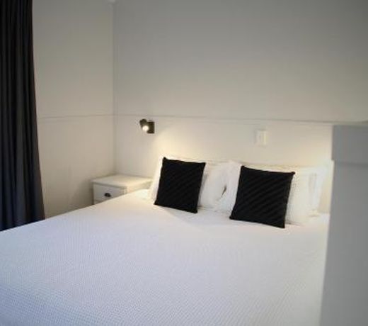 Hugo & Carters Backpackers & Motel