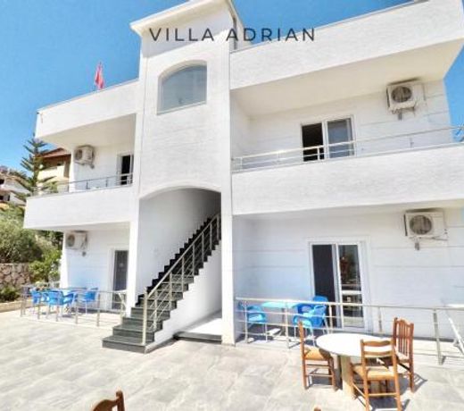 Villa Adrian