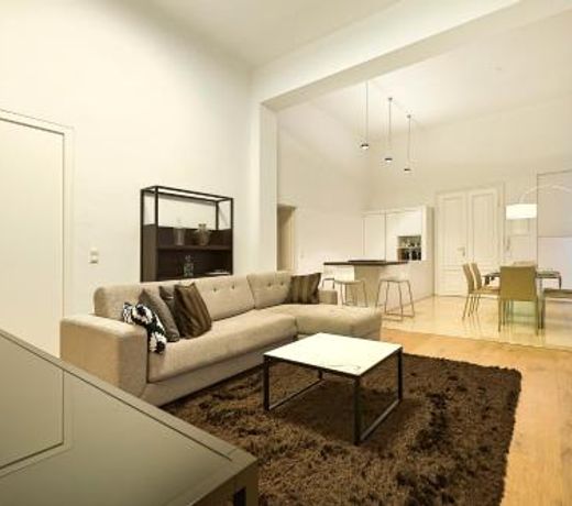 Central Luxury Apartment