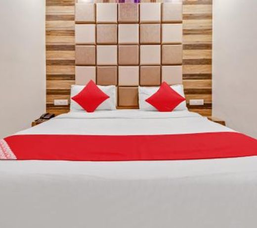 OYO 47777 Hotel Laxminarayan