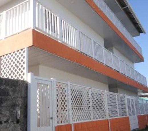 Victoria's Gennie Bay Village Hostal