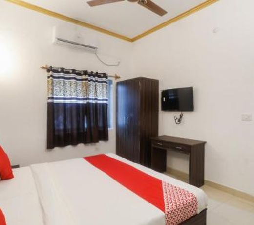 OYO 45552 Central Hotel