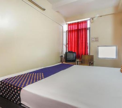 SPOT ON 42738 Thangam Lodge