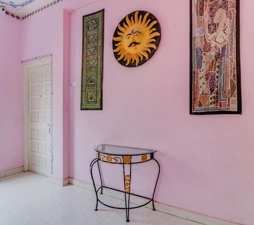 SPOT ON 44066 Hanuman Ghat Guest House
