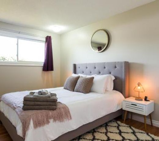 Spacious 6Bed 2bath Bungalow near WEM, w free parking & WiFi!