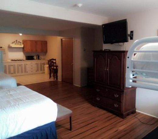 The Carriage House Inn