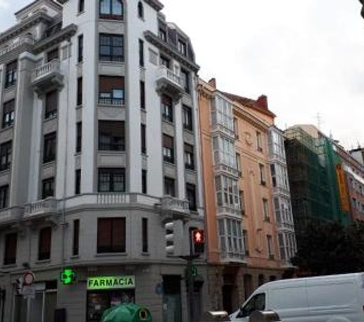 NUEVO LUJO CENTRO DE BILBAO + WIFI . PARKING