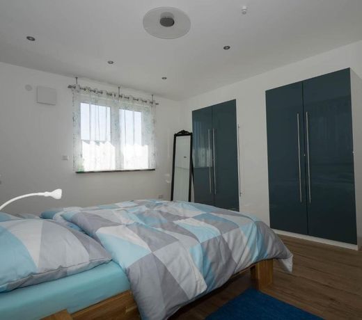 16Lilien Apartmentwohnung Gartenblick