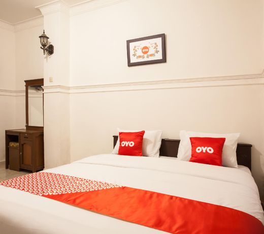 OYO 1084 Hotel Cirasa Syariah
