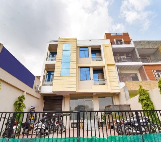 Flagship 60961 Hotel Blue Diamond