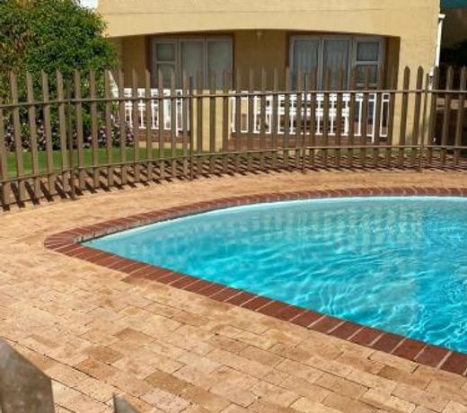 Jeffreys Bay Villas on The Beach