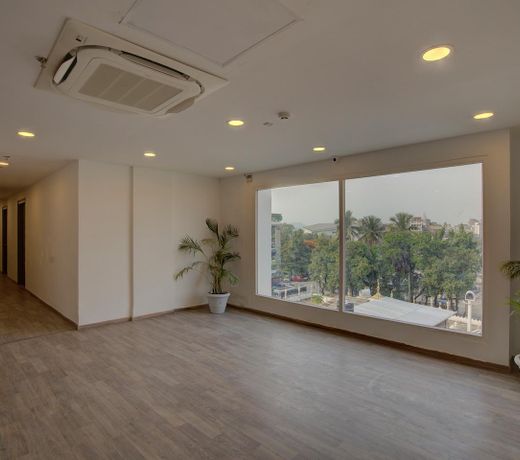 OYO Townhouse 114 Eureka Grand