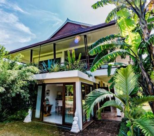 Cominsia Lodge