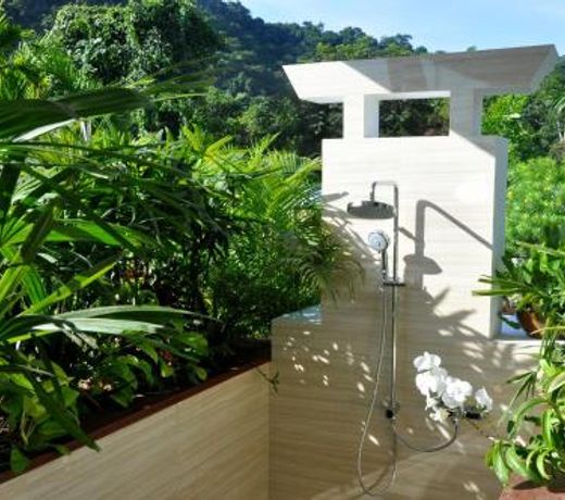 Cominsia Lodge