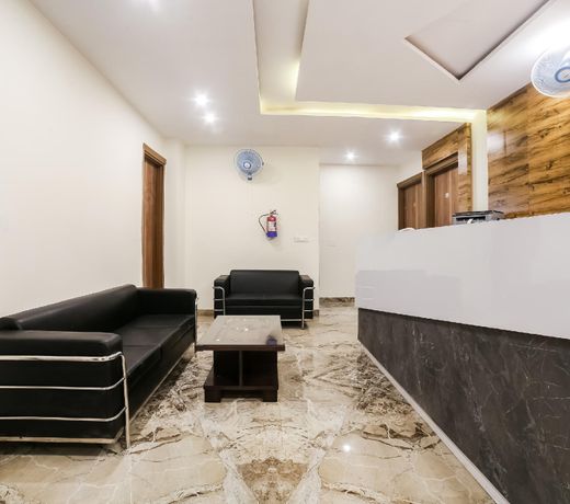 OYO 44643 Hotel Hn