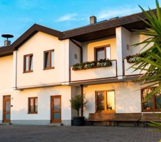 Weingut & Pension zum Seeblick Familie Sattler
