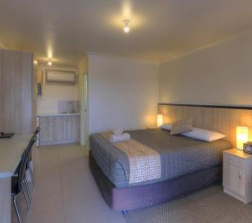 Starline Motor Inn