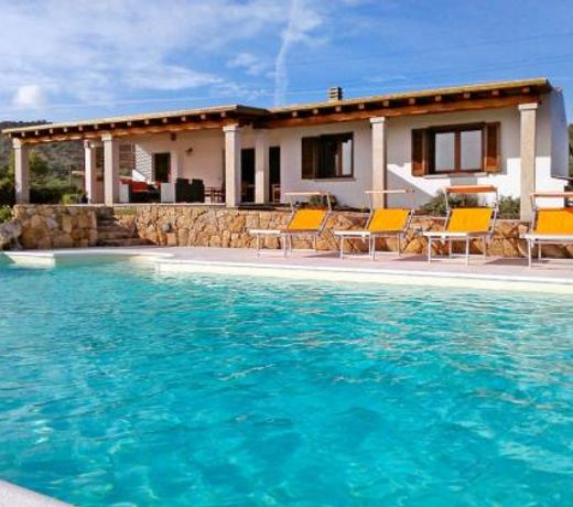 La Sima villa con piscina vista mare San Pantaleo Sardegna