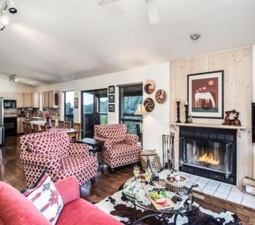 Sierra Lake Vista 5 Bedrooms, Lake View, Game Room, Hot Tub, Sleeps 10
