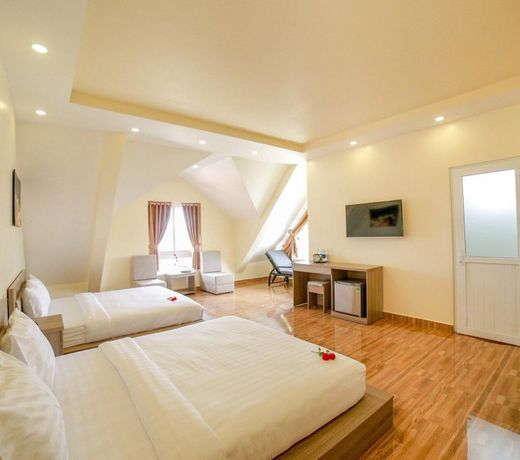 Nhat Nguyen Hotel