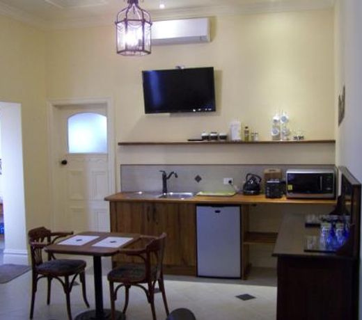 RJ's Bed & Breakfast
