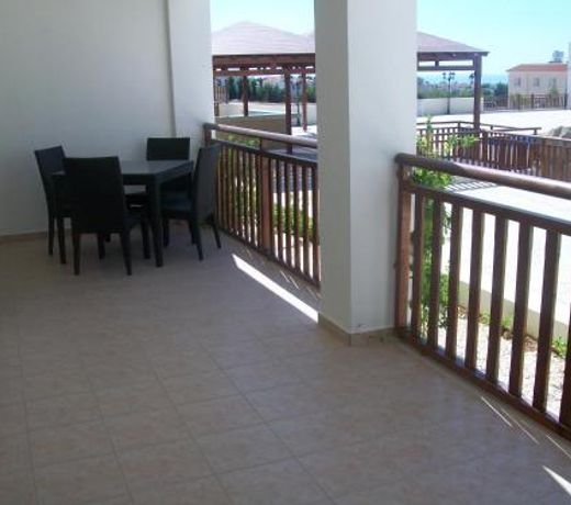C5 Vanessa Poolside Apartment