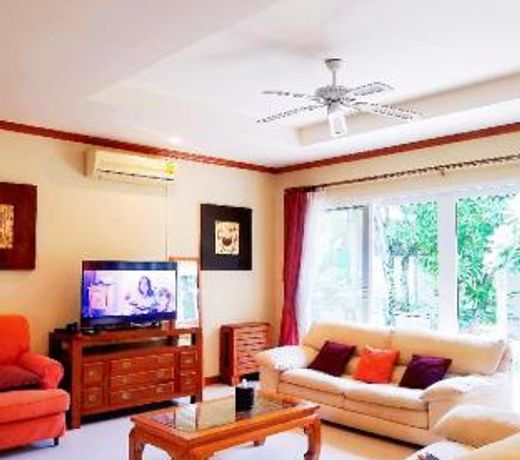 Thai Family karon 3 bedroom pool villa