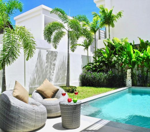 Rawai: New Pool Villa close to a beautiful beach