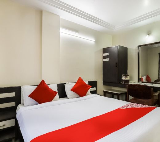 OYO 45122 Hotel Asopalav