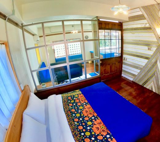 Modern & Antique room. Close to the beach.
