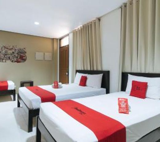 RedDoorz at Arzo Hotel Grand Lodge
