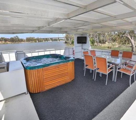 All Seasons Houseboats